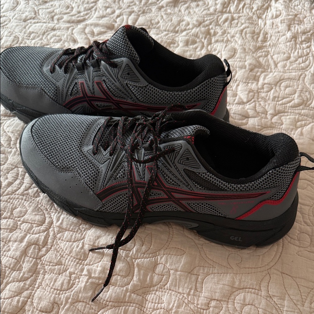 Men's Black and Gray Athletic Shoes ASICS 
BRAND NEW